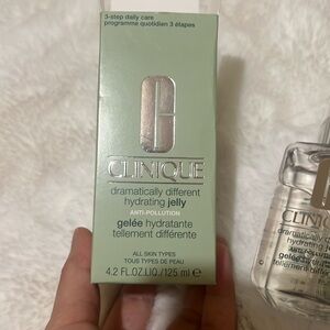 Clinique dramatically different hydrating jelly 4.0 oz nib